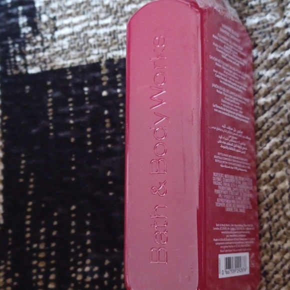 4/$40 New Vampire Blood Scented Cleansing Gel Hand Soap - 1 Pump Bottle - Picture 5 of 7